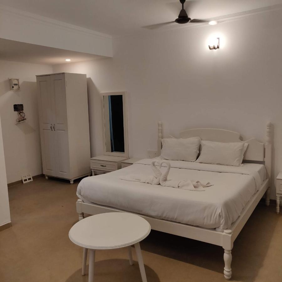 Studio Apartment By Leela Homes アーポラ エクステリア 写真