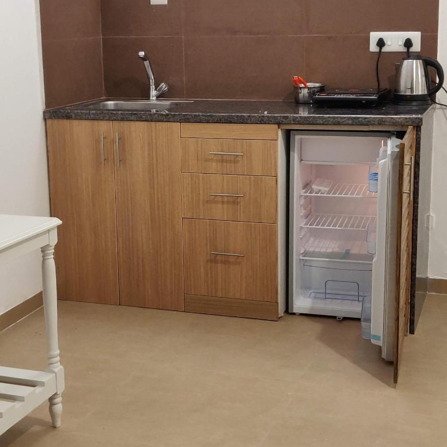 Studio Apartment By Leela Homes アーポラ エクステリア 写真