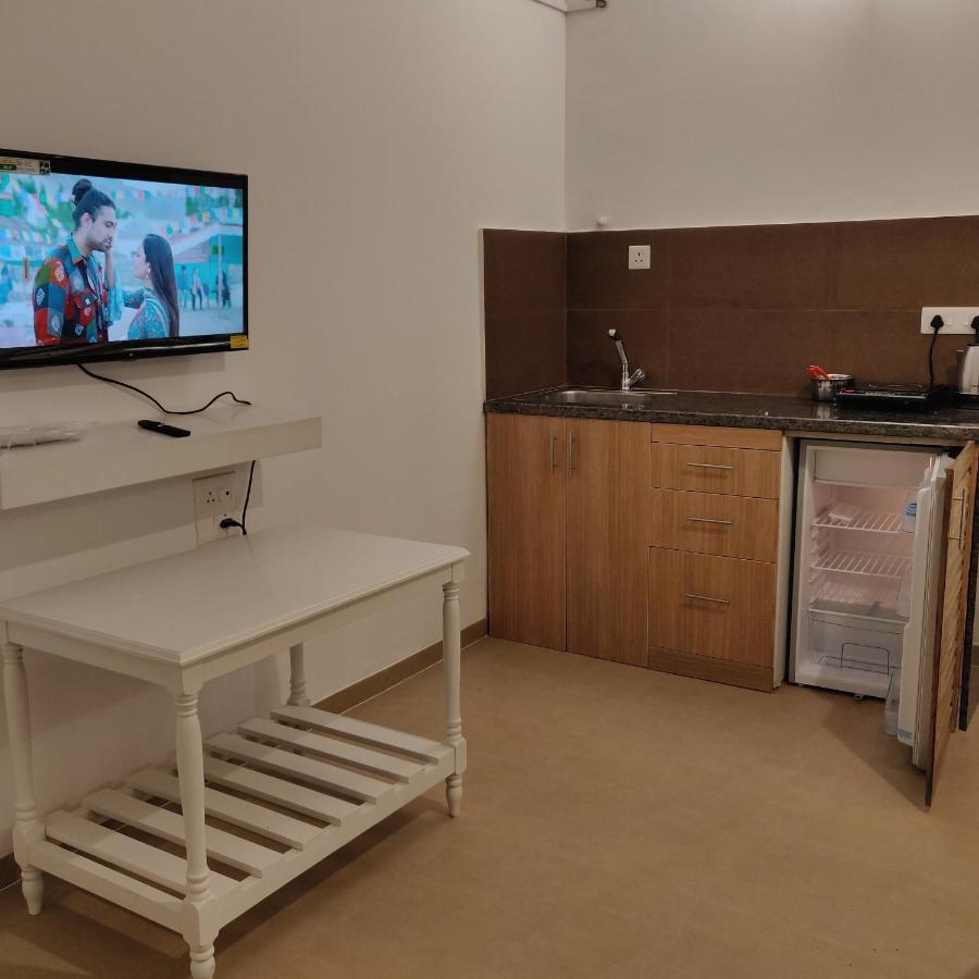 Studio Apartment By Leela Homes アーポラ エクステリア 写真